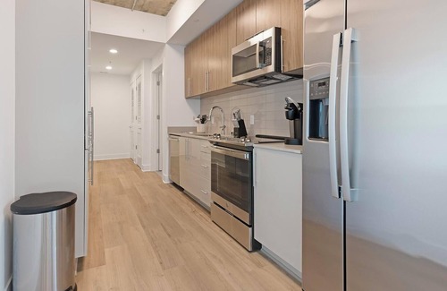Baileys Crossroads Apartment | Landing | Amazing 1BD, Game Room, Gym