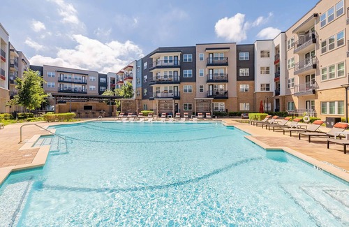 Montopolis Apartment | Landing | Amazing 1BD, Gym, Game Room