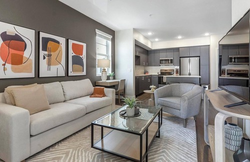 Newberry Apartment | Landing | Amazing 2BD, Gym, Pool