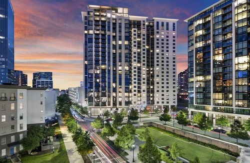 Lenox Apartment | Landing at AMLI Lenox - 1 Bedroom in Buckhead