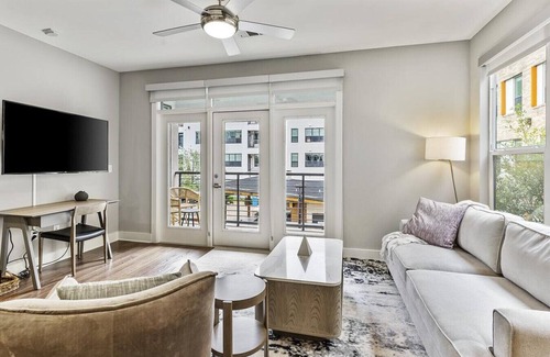 Mueller Apartment | Landing at AMLI on Aldrich - 1 Bedroom in Mueller