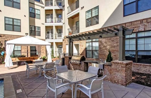 Seven Springs Apartment | Landing at Avalon at Seven Springs Apartments - 2 Bedrooms in Seven Springs