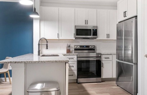 North Druid Hills Apartment | Landing at Cortland Oleander West - 1 Bedroom in North Druid Hills