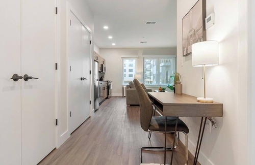 Kensington Apartment | Landing at Hagert and York - Studio in East Ken.
