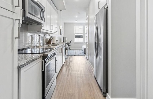 Hitch Village - Fred Wessels Homes Apartment | Landing at Riverworks at Eastern Wharf - Studio in Hitch Village/Fred Wessels Homes