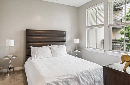 Hitch Village - Fred Wessels Homes Apartment | Landing at Riverworks at Eastern Wharf - 2 Bedrooms in Hitch Village/Fred Wessels Homes