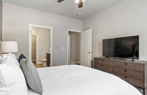 Johns Island Apartment | Landing at The Apartments at Shade Tree - 2 Bedrooms in Downtown Charleston