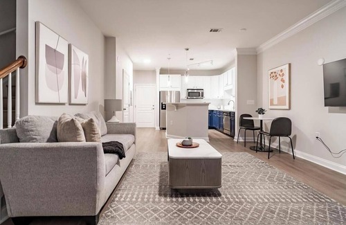 Cary Apartment | Landing at The Arboretum - 1 Bedroom in The Arboretum