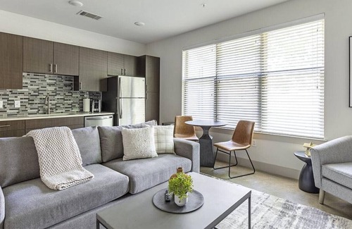 Vickery Meadow Apartment | Landing at The Mark at Midtown - 1 Bedroom in Northwest Dallas