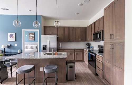 Wilmington Apartment | Landing at The Parker Leland - 2 Bedrooms in Do.