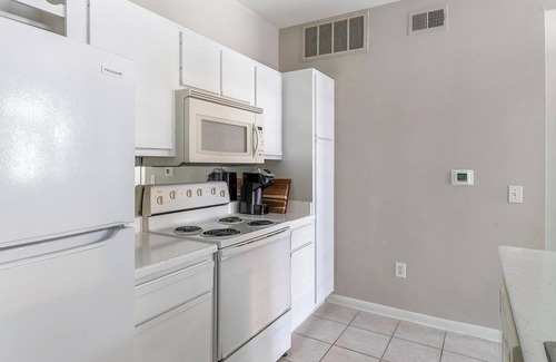 Briarforest Apartment | Landing | Beautiful 1BD, Gym, Pool