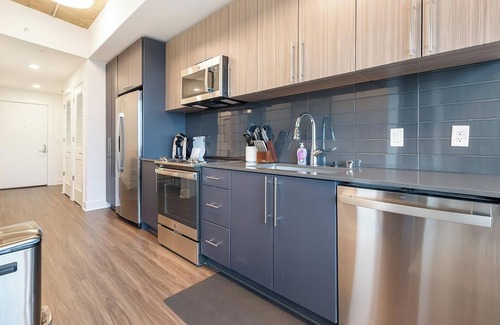 Baileys Crossroads Apartment | Landing | Beautiful 1BD, Game Room, Gym