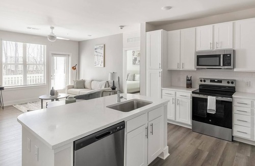 Belle Mina Apartment | Landing | Beautiful 2BD, Pool, Courtyard