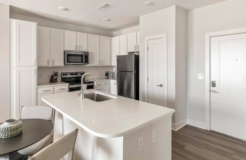 Belle Mina Apartment | Landing | Beautiful 2BD, Pool, Courtyard