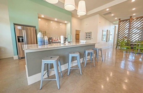 Lockhart Apartment | Landing | Beautiful 2BD, Clubhouse, Gym