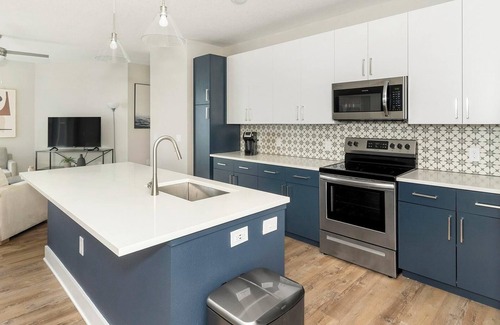 San Marco Apartment | Landing | Beautiful 2BD, Clubhouse, Gym