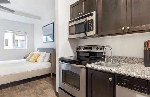 Northwest Portland Apartment | Landing | Chic Studio, Courtyard, Gym