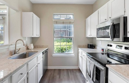 Denton Apartment | Landing | Incredible 1BD in Denton