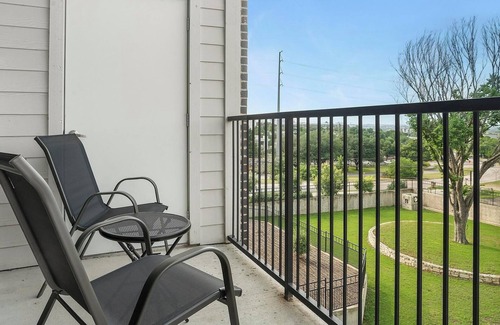 Montopolis Apartment | Landing | Incredible 1BD, Pool, Courtyard