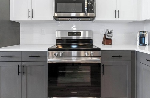 St. Nicholas Apartment | Landing | Incredible 1BD, Clubhouse, Pool