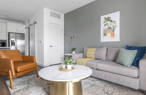 Austin Apartment | Landing | Modern 1BD, Clubhouse, Pool