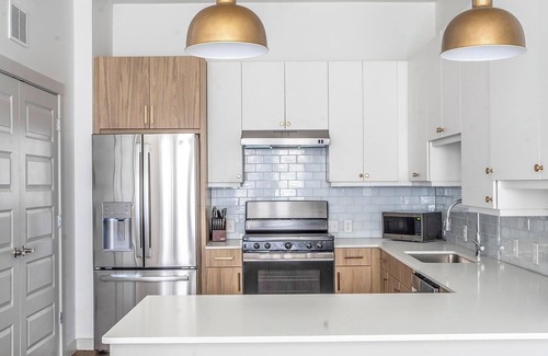 Austin Apartment | Landing | Modern 1BD, Pool, Gym