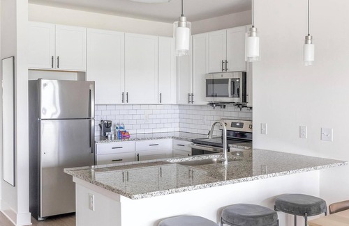 Athens Apartment | Landing | Modern 2BD, Yoga Studio, Pool