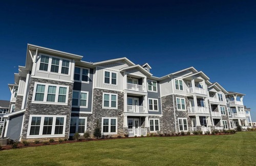 Murfreesboro Apartment | Landing | Spectacular 2BD, Yoga Studio, Gym