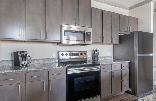 Manor Apartment | Landing | Spectacular 1BD, Courtyard, Pool