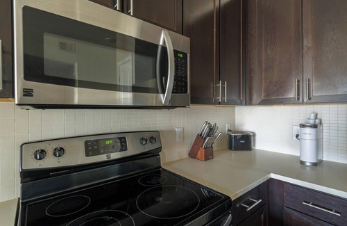 Katy Apartment | Landing | Spectacular 1BD, Clubhouse, Pool