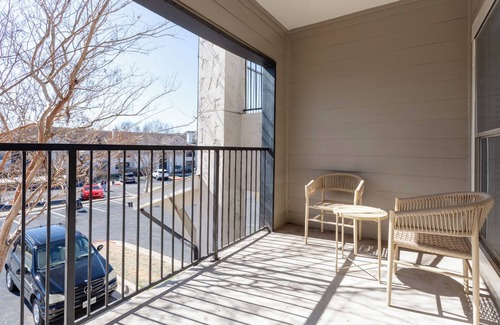 Austin Apartment | Landing | Spectacular 1BD, Pool, Gym