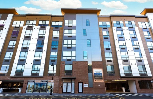 Carteret Apartment | Landing | Spectacular 2BD, Gym, Rooftop Lounge