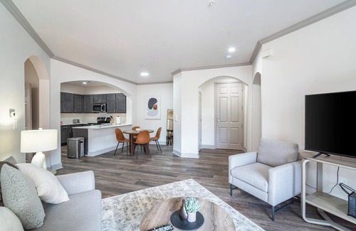 Corryville Apartment | Landing | Spectacular 2BD, Gym, Clubhouse