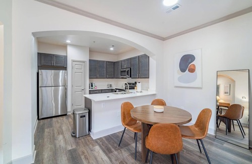 Corryville Apartment | Landing | Spectacular 2BD, Gym, Clubhouse