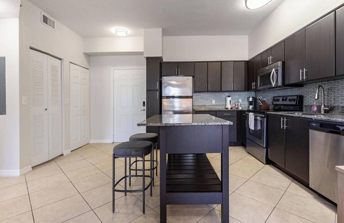Miramar Apartment | Landing | Stunning 1BD, Gym, Clubhouse