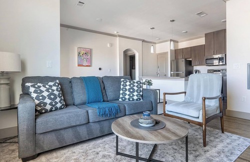 Manor Apartment | Landing | Stunning 1BD, Gym, Courtyard