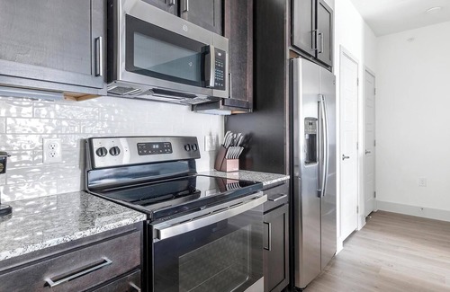Austin Apartment | Landing | Stunning 1BD, Pool, Gym
