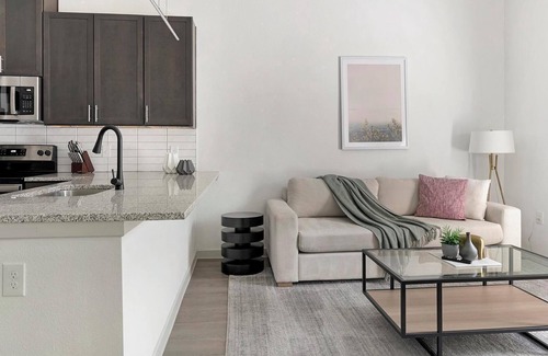 Dallas Apartment | Landing | Stunning 1BD, Yoga Studio, Gym