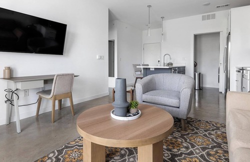Austin Apartment | Landing | Stylish 1BD, Clubhouse, Pool