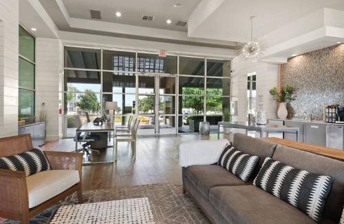 Buda Apartment | Landing | Stylish 1BD, Clubhouse, Pool
