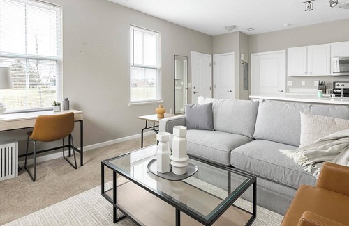 Canal Winchester Apartment | Landing | Stylish 1BD, Gym, Pool
