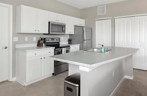 Canal Winchester Apartment | Landing | Stylish 1BD, Gym, Pool