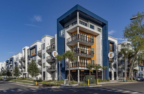 San Marco Apartment | Landing | Stylish 2BD, Pool, Gym