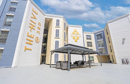 Mid City North Apartment | Landing | Stylish 2BD, Gym, Pool
