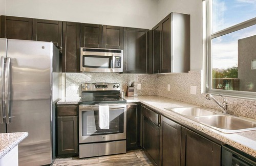 St. Johns Apartment | Landing | Stylish 2BD, Gym