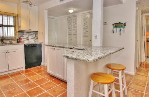 Sand Key Apartment | Landmark Towers 1606