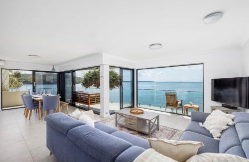 Soldiers Point House | Lanimer ONE - Beautiful Waterfront Property