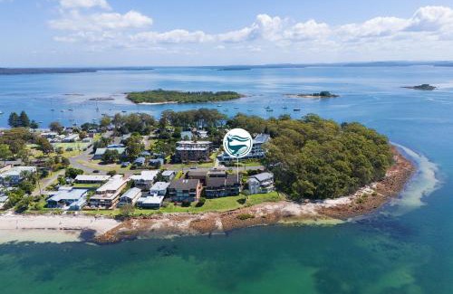 Soldiers Point House | Lanimer ONE - Beautiful Waterfront Property