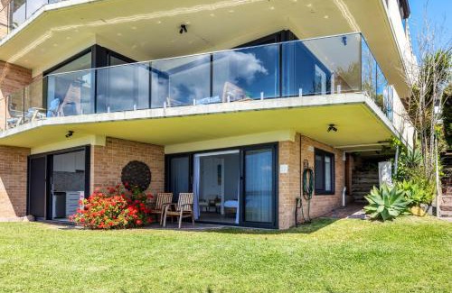 Soldiers Point House | Lanimer ONE - Beautiful Waterfront Property