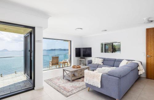 Soldiers Point House | Lanimer ONE - Beautiful Waterfront Property